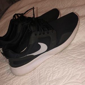 Women Black Nike Sneakers